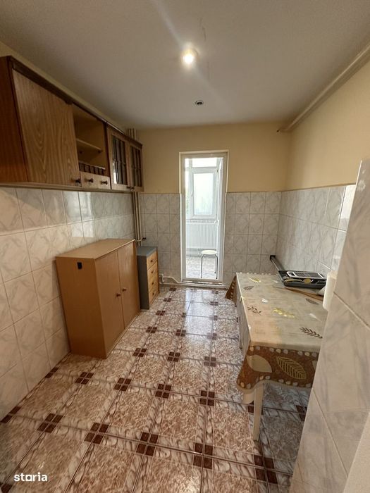 Apartament 2 camere decomandat, et. 3 - Zona Casa Tineretului