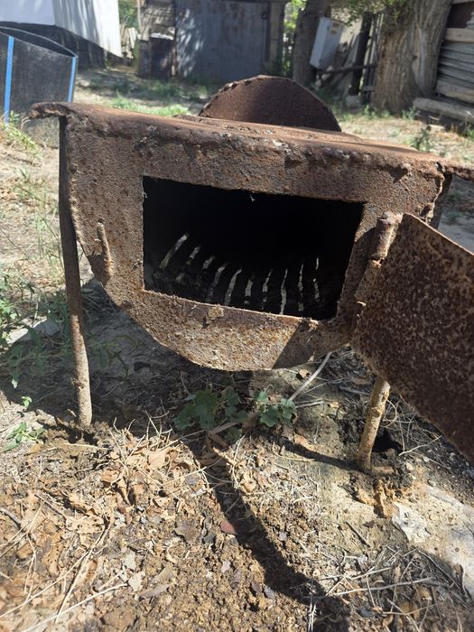 Продам самодельную металлическую печь.