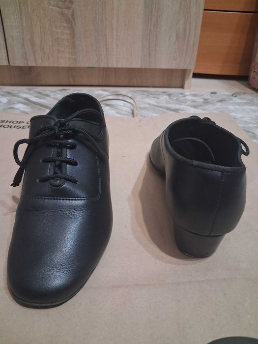 Момчешки обувки за латино танци