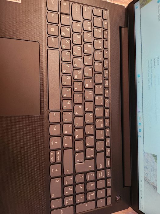 Гаранционен лаптоп Lenovo V15 G4 AMN