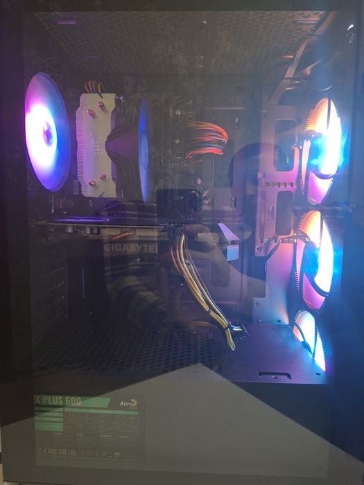 Core i5 10400 + 1660 Super + 16 GB Ram