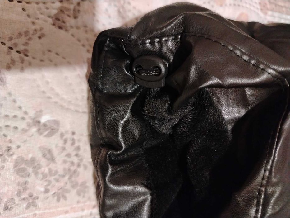 Дамско кожено яке М размер