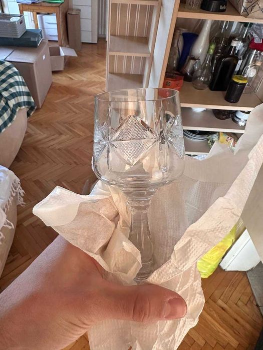 Чисто нови чаши и сервизи