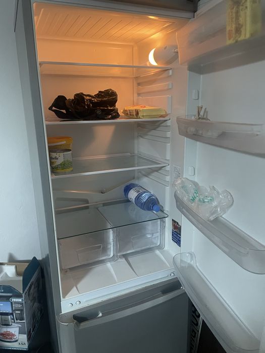 Продаем холодильник