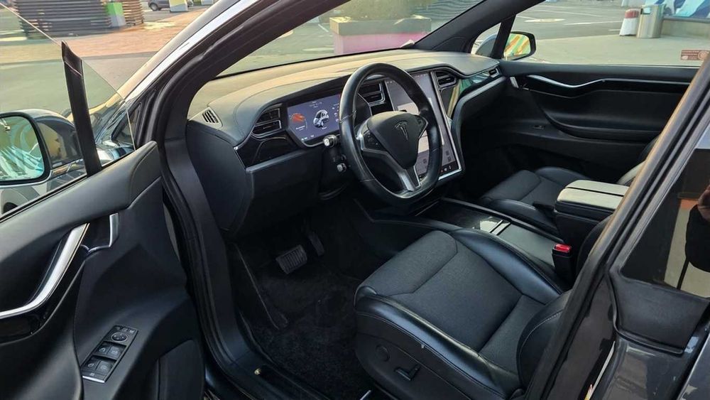 Tesla Model X - garanție baterie si motoare până la 26.07.2027 - fără limită de km