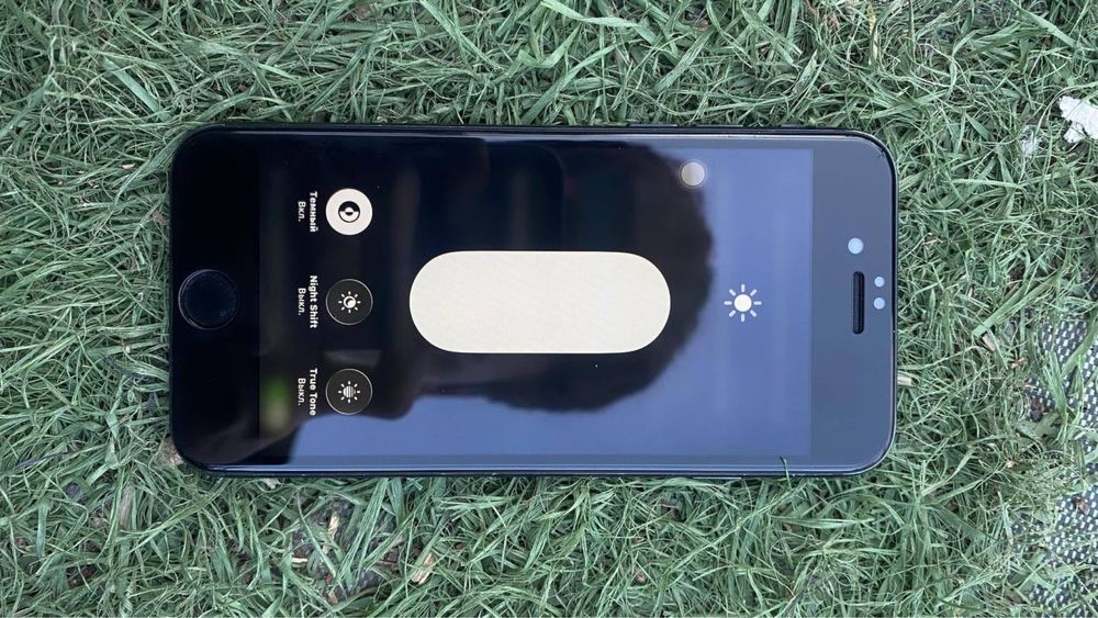 Айфон SE 2020 хорошое телефон