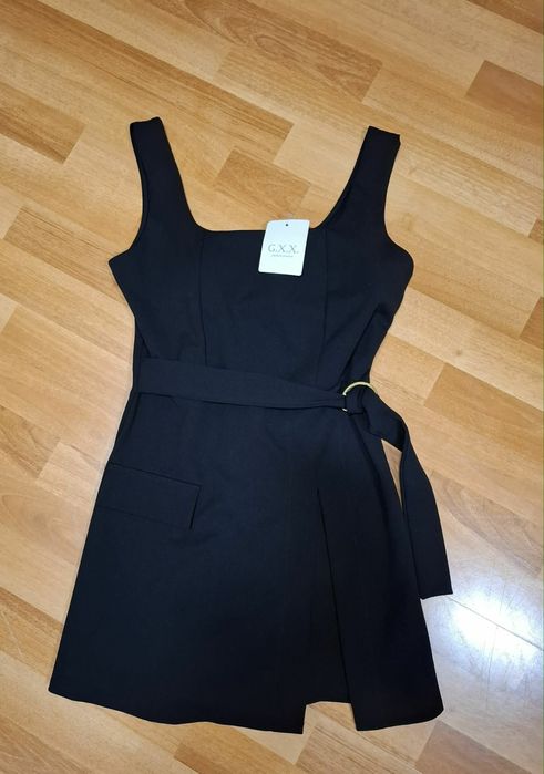 Продавам къс гащеризон-пола