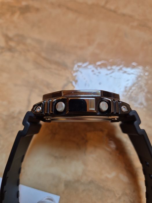 Vand Casio Edifice si G-Shock