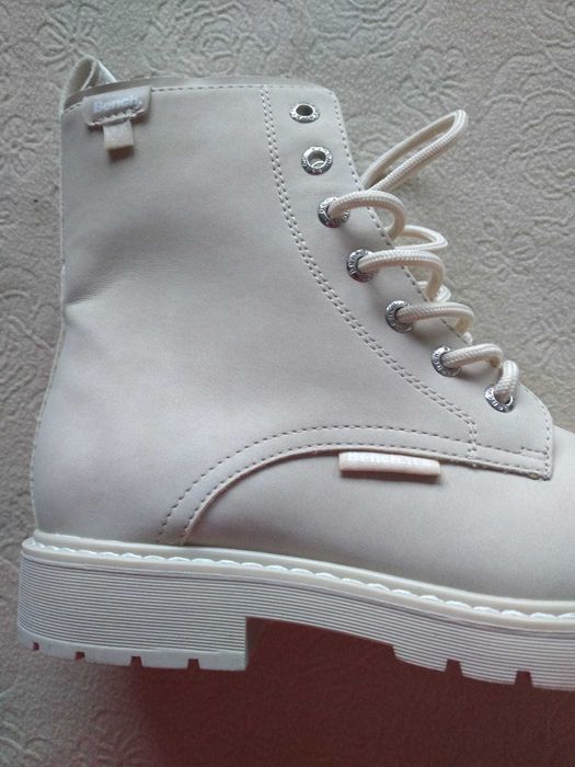 Ghete elegante noi Bench bej, cu talpă groasă