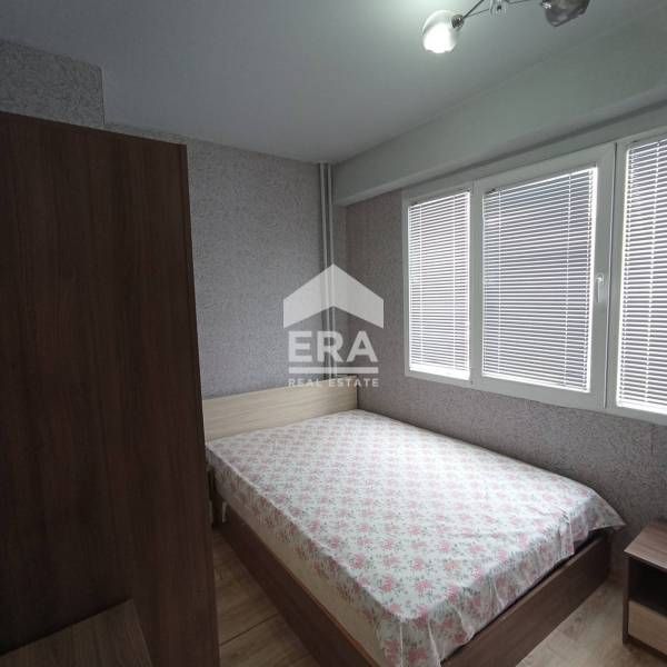 ЕРА Фаворит предлага под наем едностаен апартамент, преустроен на двус