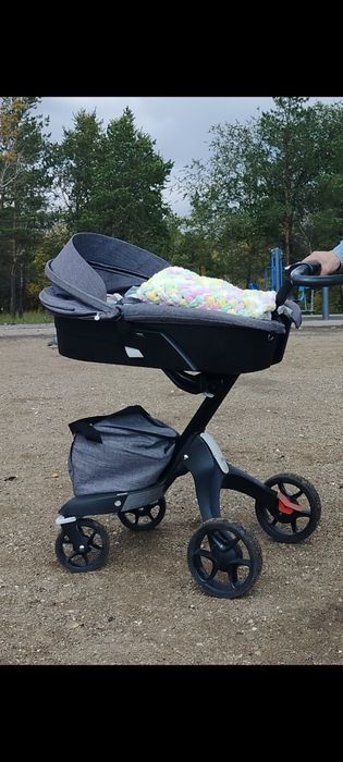 Продам коляску от 0 до 4 лет