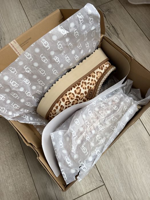 Ugg Tazz 38 , noi