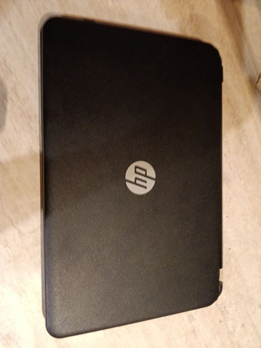 Лаптоп HP 100€ перфектен