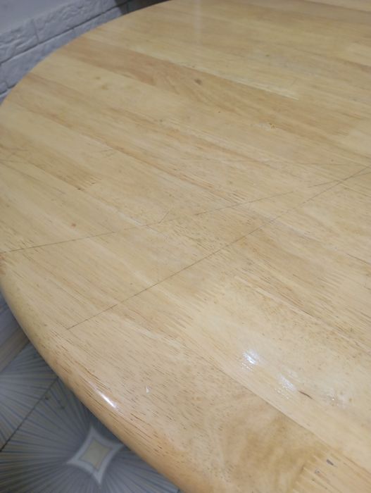 Продам деревянный круглый стол