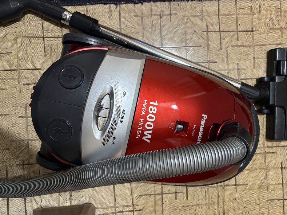 Пылесос Panasonic 1800 w
