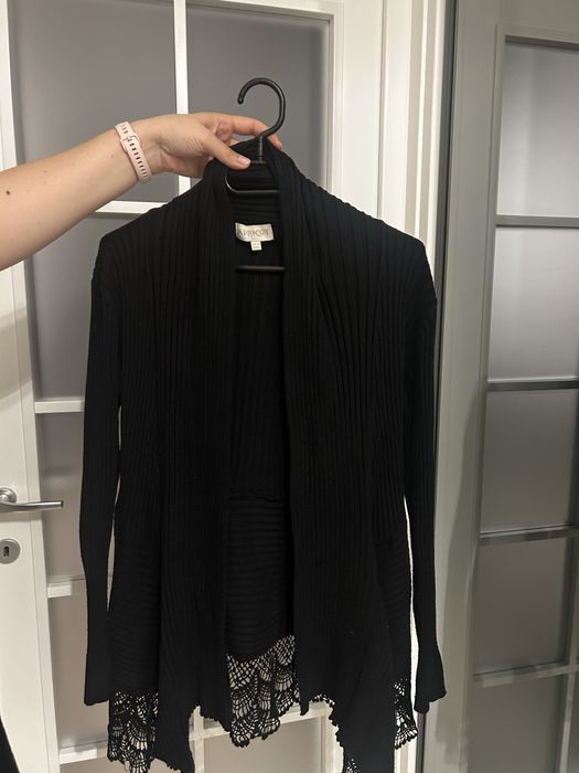 Cardigan negru cu detalii din dantelă