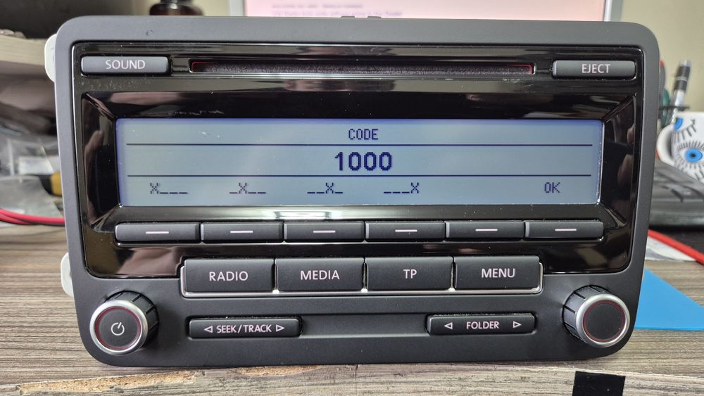 Радио за Автомобил vw RCD310 със наличен код за активация