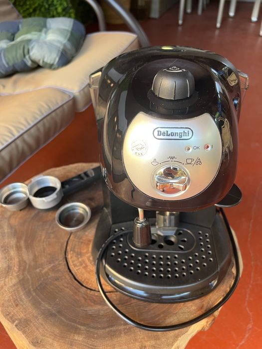 Expresor de cafea  Delonghi