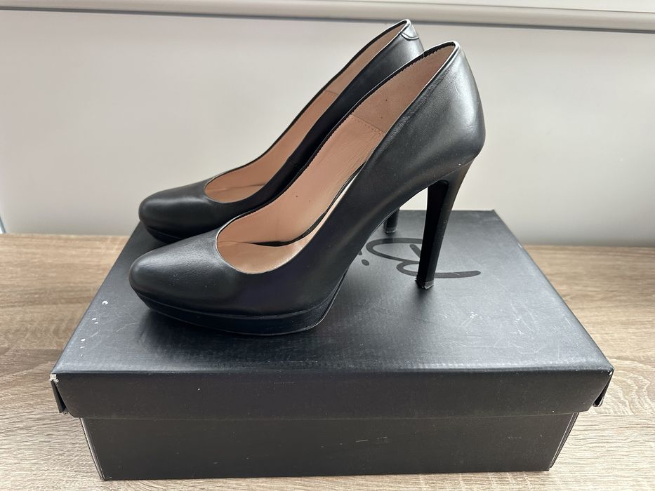 Черни обувки от естествена кожа на висок ток