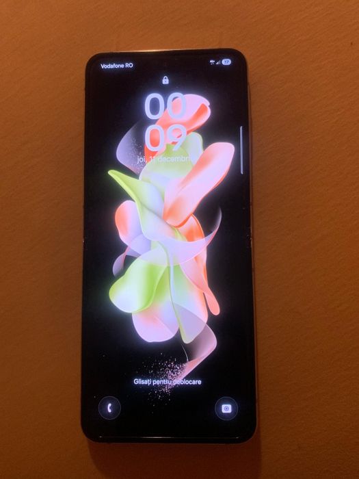 Samaung galaxy z flip 4