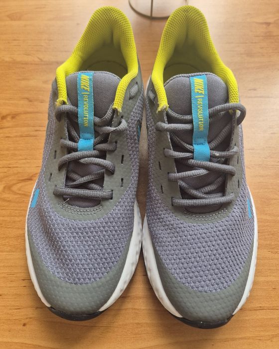 Дамски маратонки Nike revolution