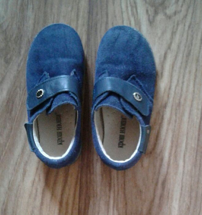 Продам детскую обувь