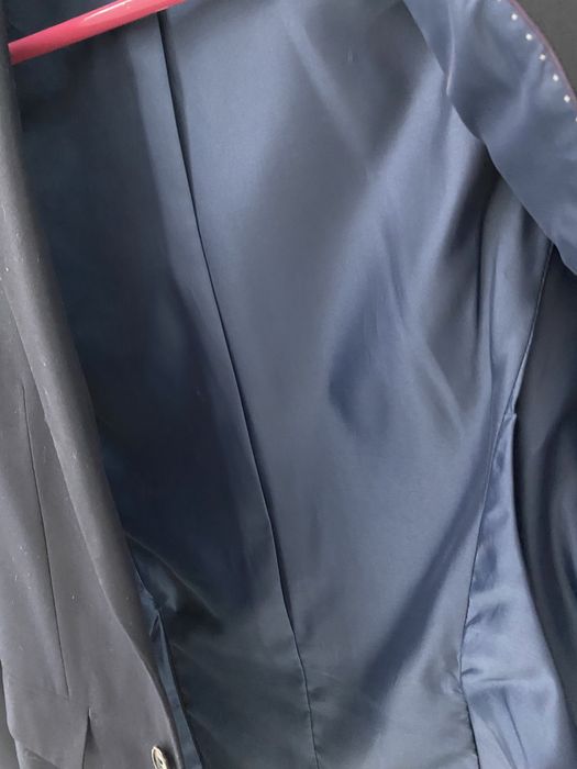 Продам новый костьюм.