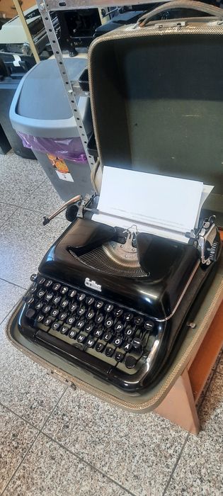 Mașină de scris Erika  1950 impecabilă