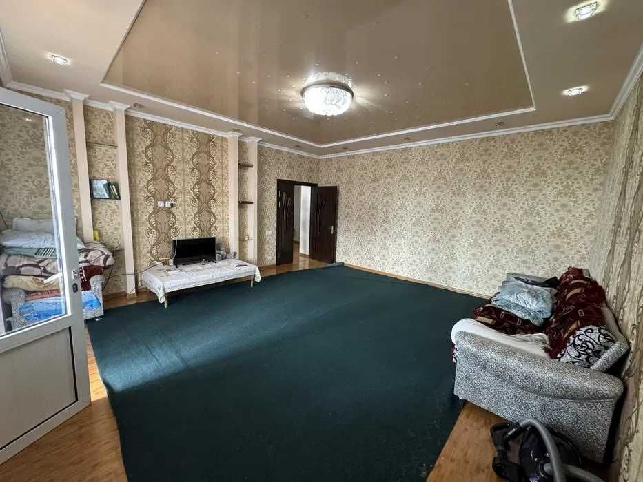 Метро беруний атрофида 3 хоналик Банковский дом