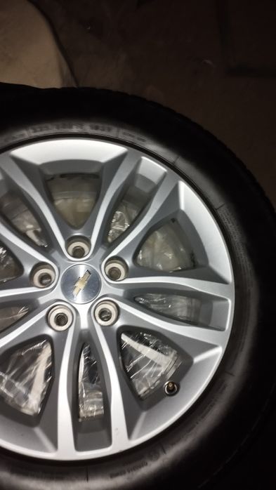 Malibu 2 диска балон срочно сотилади 225/60/17 холати идеял