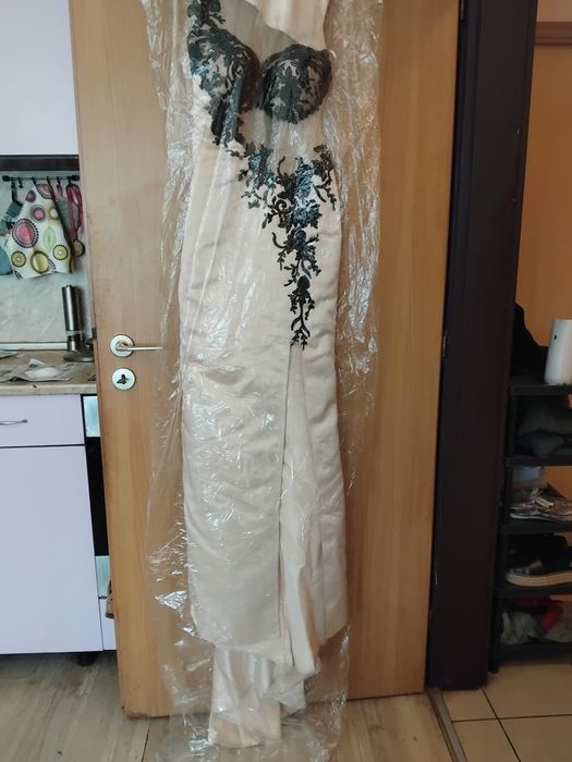 Дамска рокля сатен