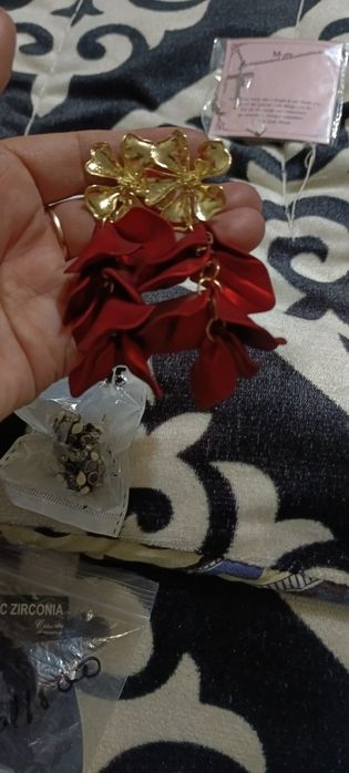 Продам новые сережки очень красивые