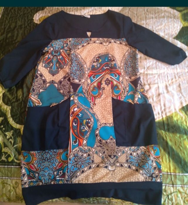 Продам женские платья