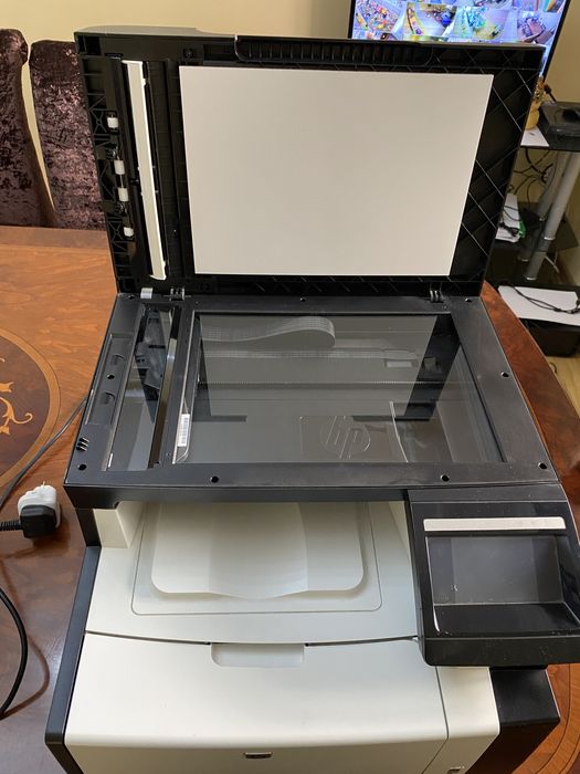 Принтер новый HP Laser