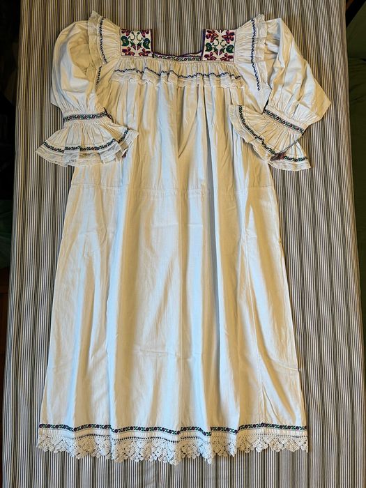 Ie - camasa traditionala, veche, cu poale, cusuta manual