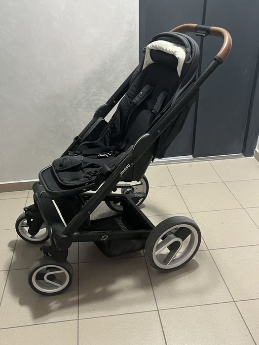 Детска количка - Musty -i2, лека, маневрена.