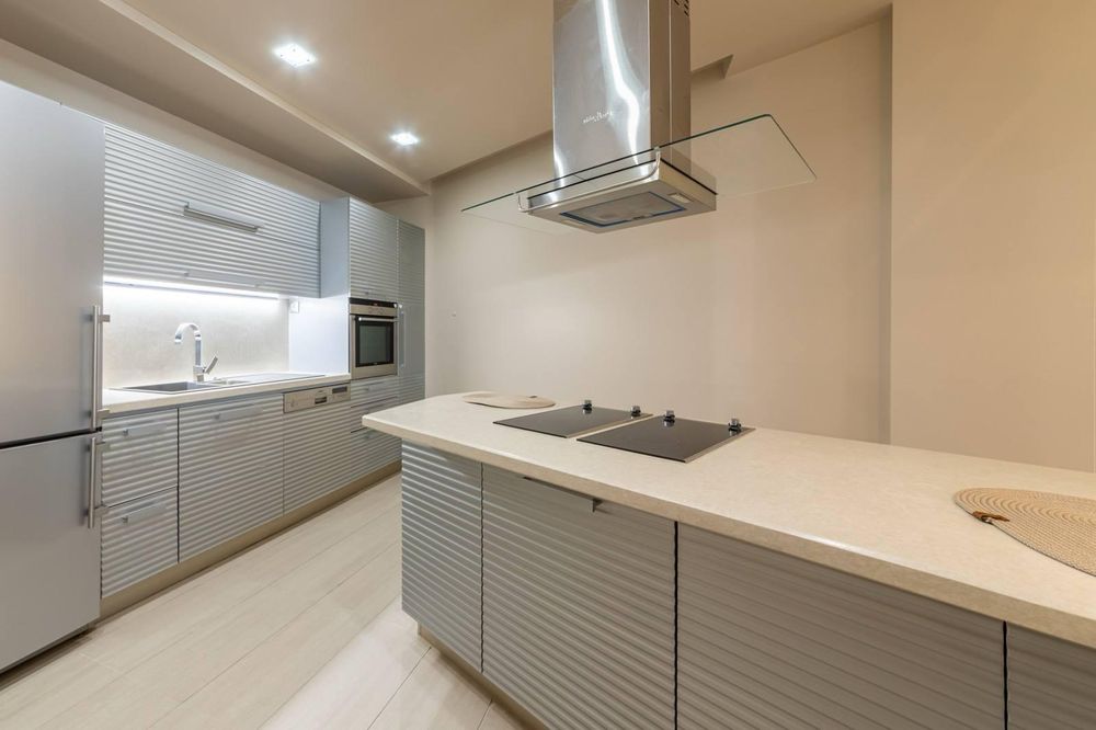 Дава се под наем Мезонет в к.к. Св.Св. Константин и Елена - 174 кв.м за 1800 € - Снимка #2