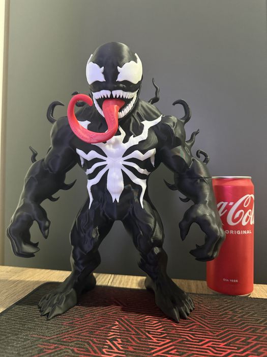 Figurina Venom (cu mana interschimbabila)