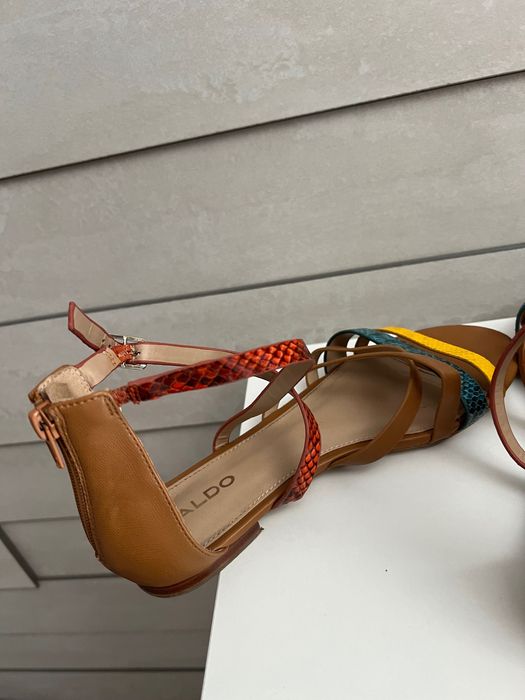 ALDO сандали с каишки