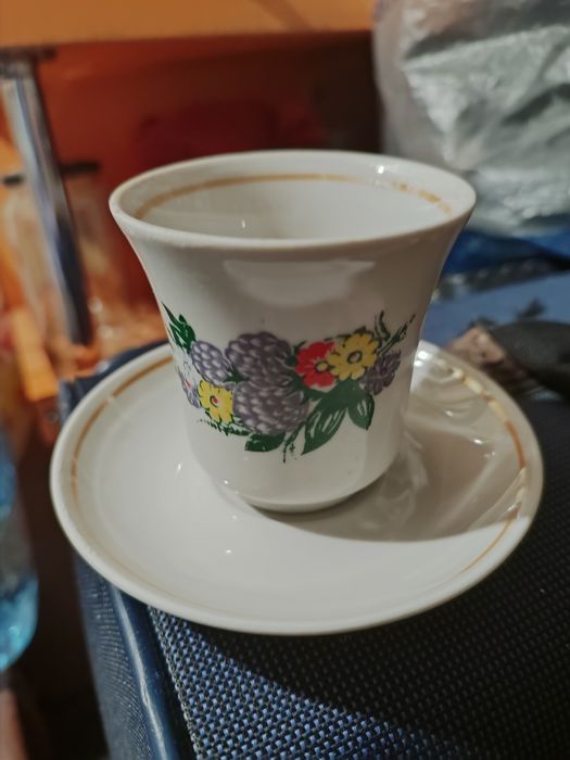 Продам босоножки белые