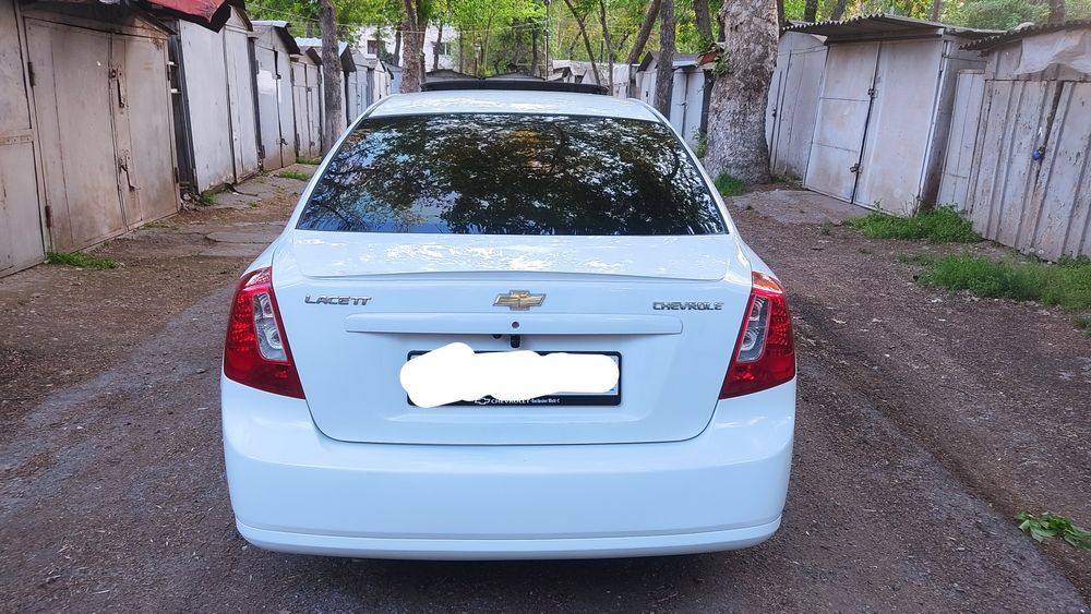 Srochno lasetti sotiladi karobka avtomat