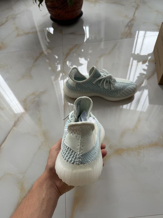 Adidasi Yezzy 350 V2