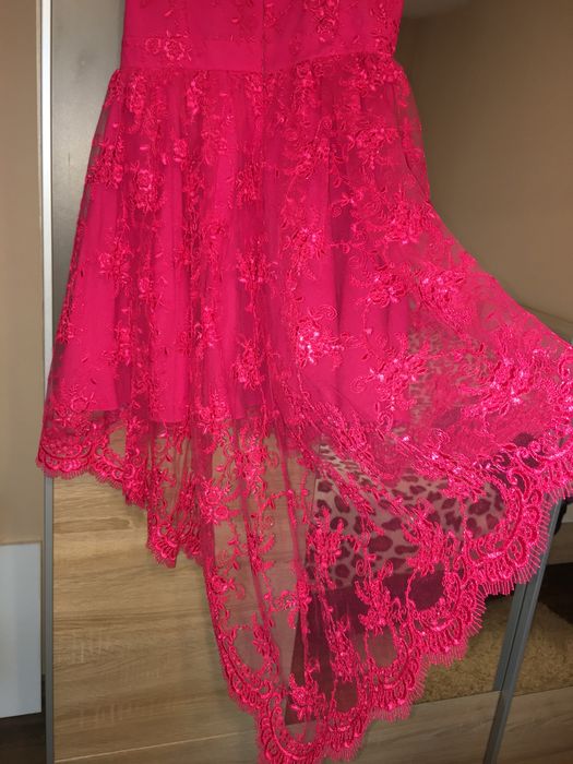 Vand rochie eleganta cu trena