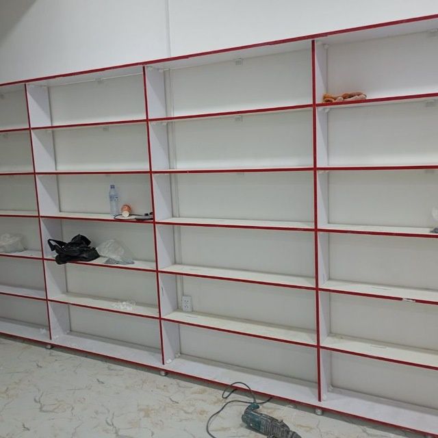 Doʻkon larga poʻlka stelajlar