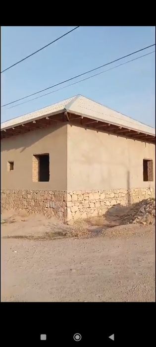 Ховли   сотилади