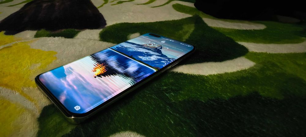 Продавам Huawei P40 Pro 256GB в перфектно състояние