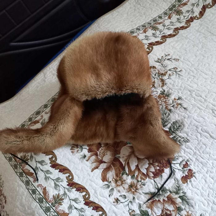 Продам шапку-ушанку б/у.
