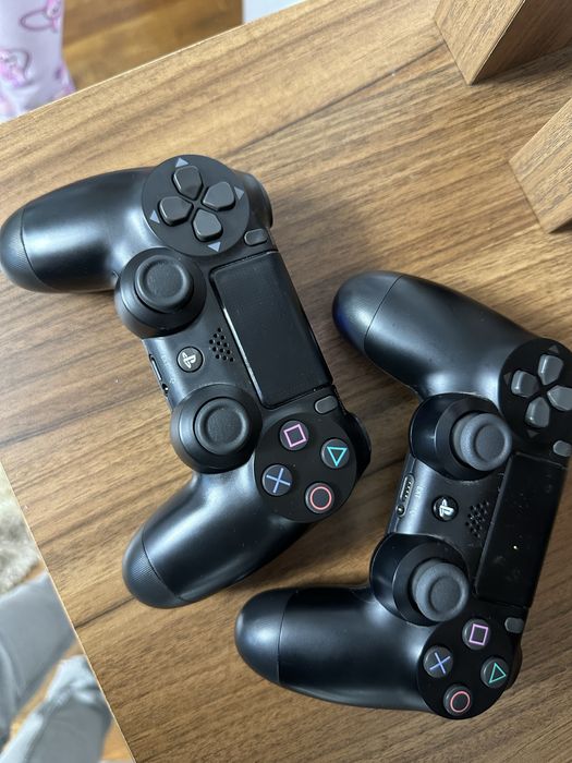Play station 4 pro 1TB