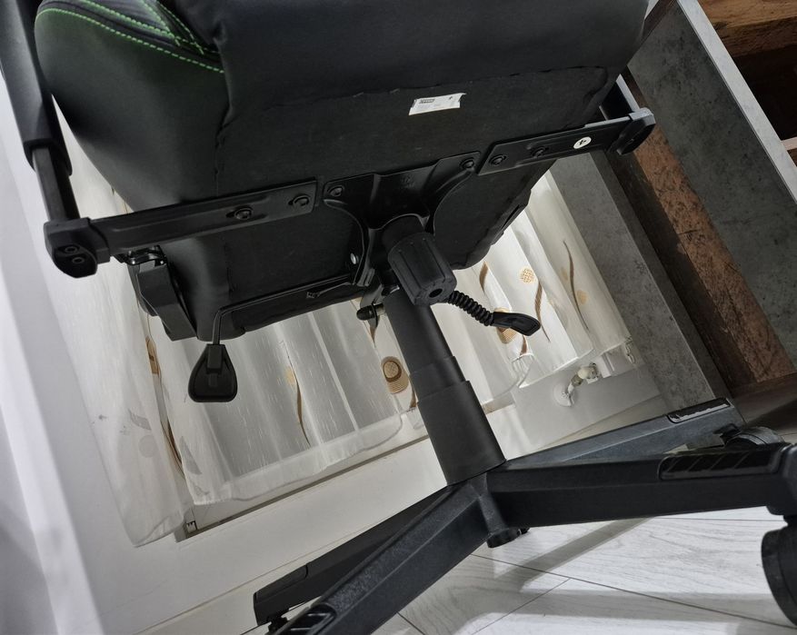 Scaun Razer Legend Edition (Jisk)