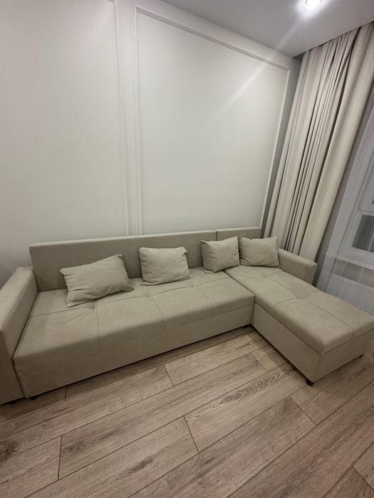 Диван продам новая